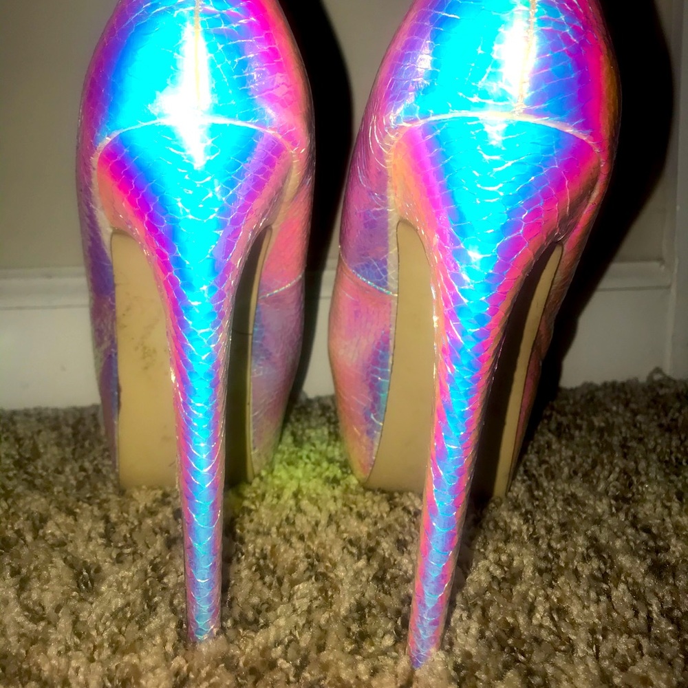 Holographic Snake Leatherette Heels Worn 2X